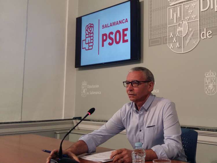 Francisco del Molino durante su comparecencia pública