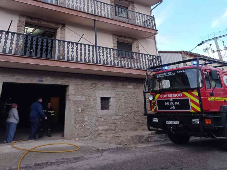 Vivienda en la que se produjo el  incendio en Fresnedoso