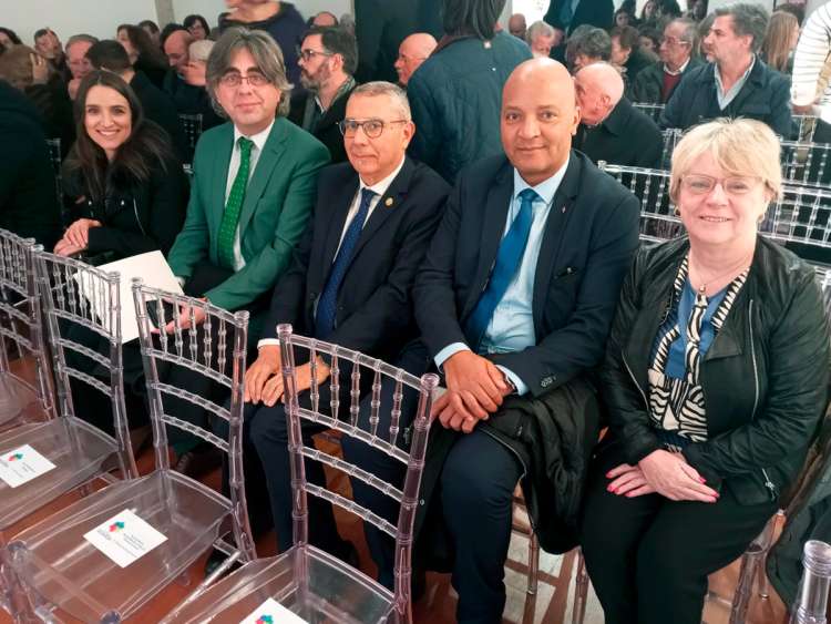 Luis Francisco Martín junto a varias personas