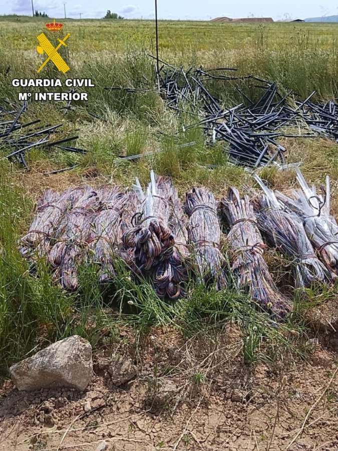 Cableado telefónico de cobre recuperado por la Guardia Civil tras el robo en Ávila