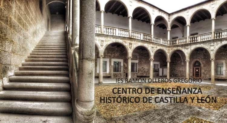 Claustro del IES Ramón Olleros, palacio ducal de Béjar
