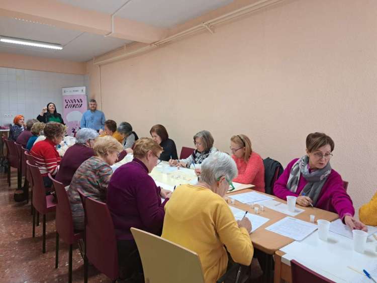 Participantes en la actividad Oler y saborear con el cerebro en Béjar