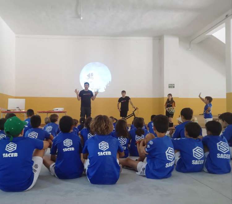Imagen de una escuela deportiva de Béjar