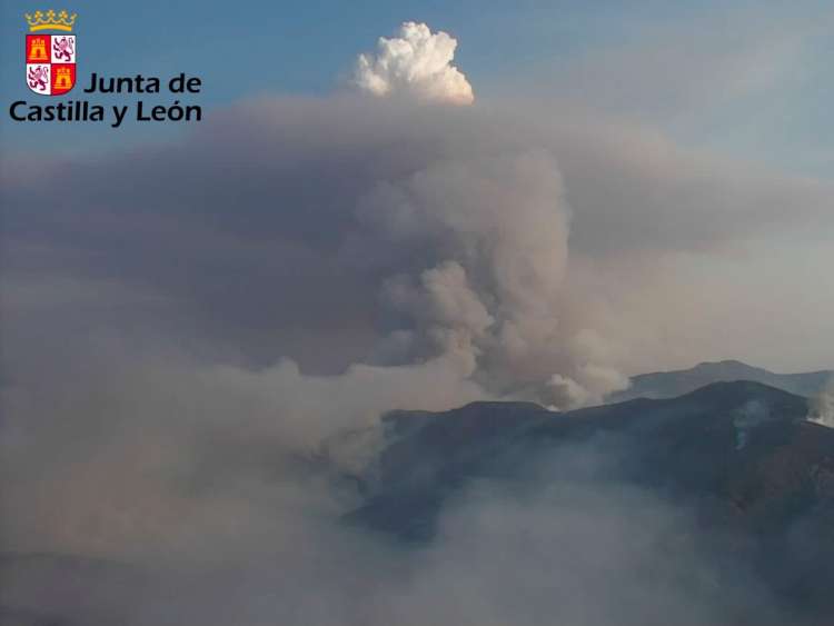Incendio Monsagro visto desde el aire