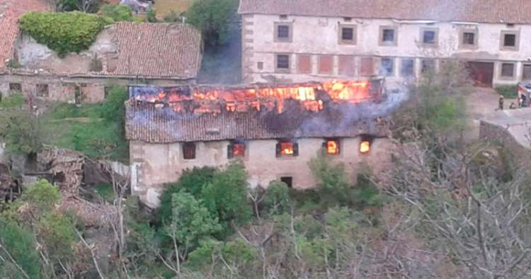 Incendio en nave de Béjar