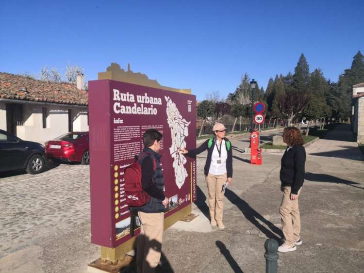 Informadores en las calles de Candelario, Imagen Ayto. Candelario