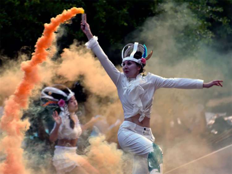 Representación de la obra Jardín del Viento