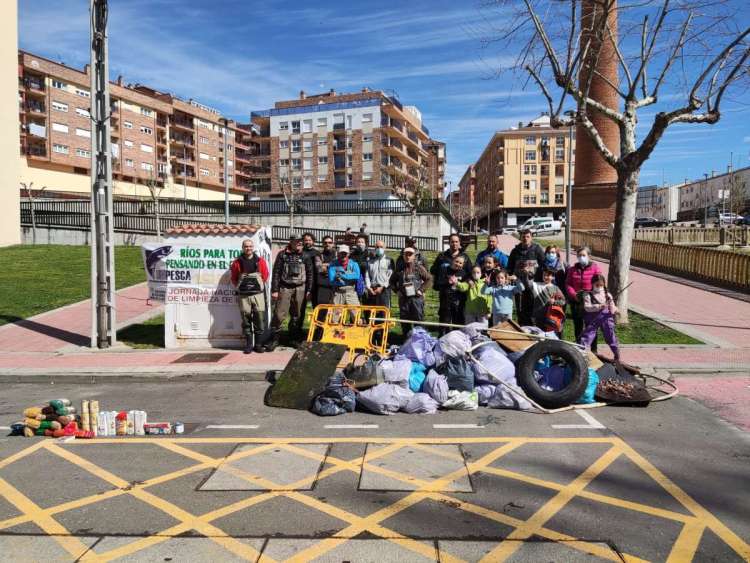 Jornada de limpieza del río en Béjar