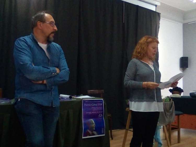 Jose Muñoz y Carmen Carpio durante el apresentación en el Casino Obrero