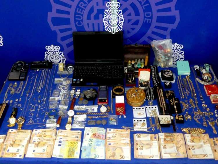 Parte de las joyas incautadas
