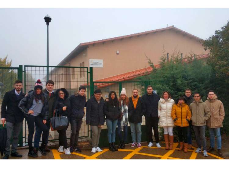 Miembros de las Juventudes Socialistas en la localidad de La Alberca