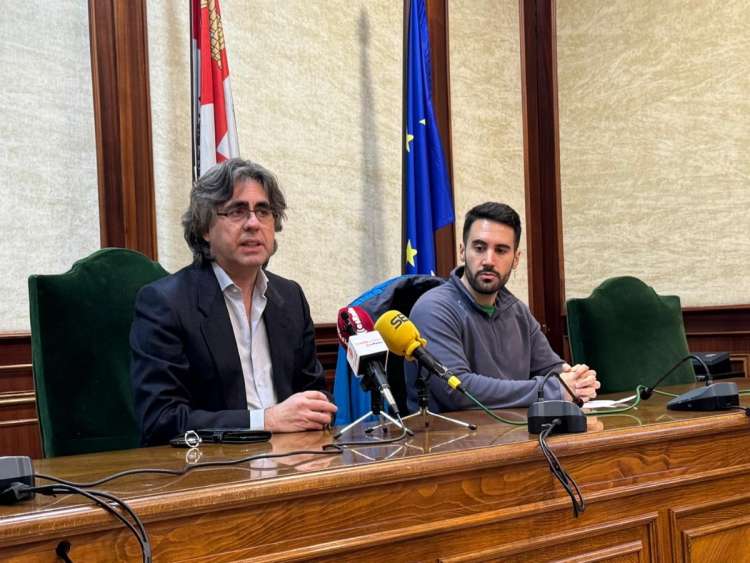 Luis Francisco Martín, junto al concejal de Turismo de Béjar, Kevin Blázquez