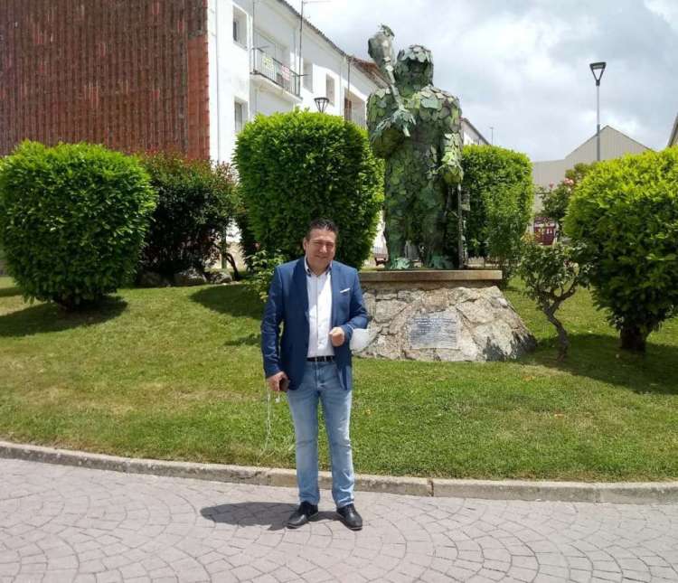 Luis Mariano Santos, procurador de UPL en las cortes