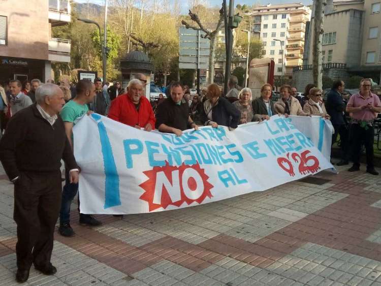 Jubilados y clase obrera se manifiestan en Béjar, en demanda de pensiones dignas