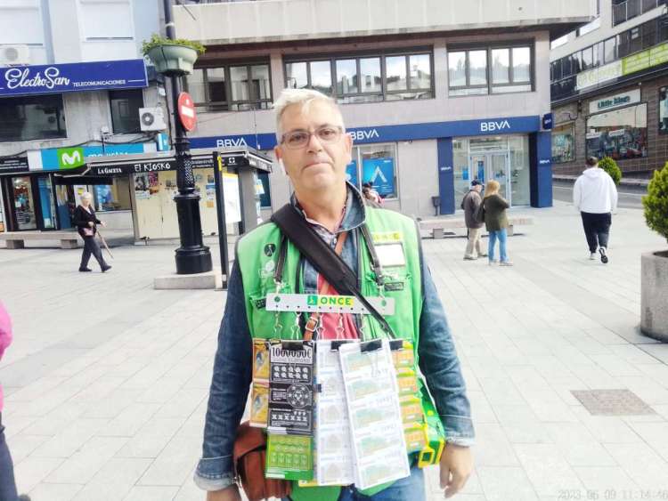 Manuel Castellano, vendedor encargado de repartir el premio