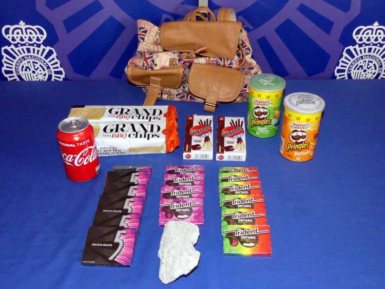 Productos incautados procedentes de la máquina de vending