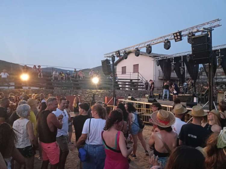 IX Mejillón rock en San Martín del Castañar