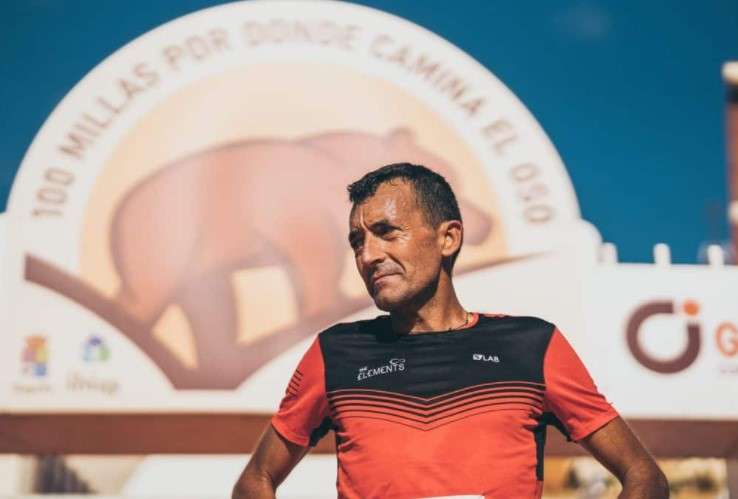 Vista de medio cuerpo de una persona