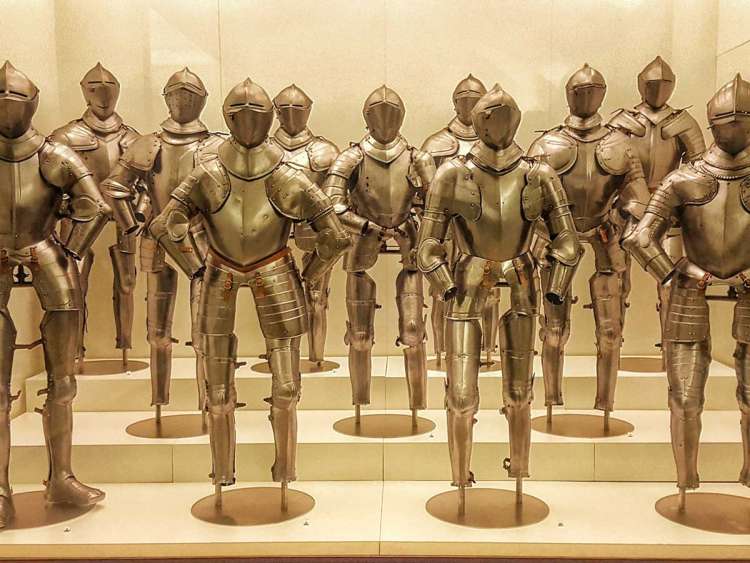 Armaduras expuestas en el Museo del ejército de Toledo