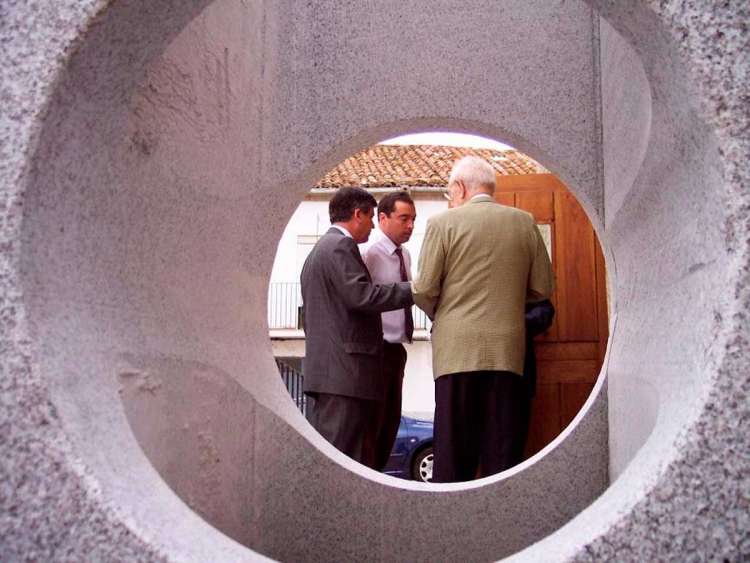 Inauguracion del museo judío desde la Mezuza del mismo