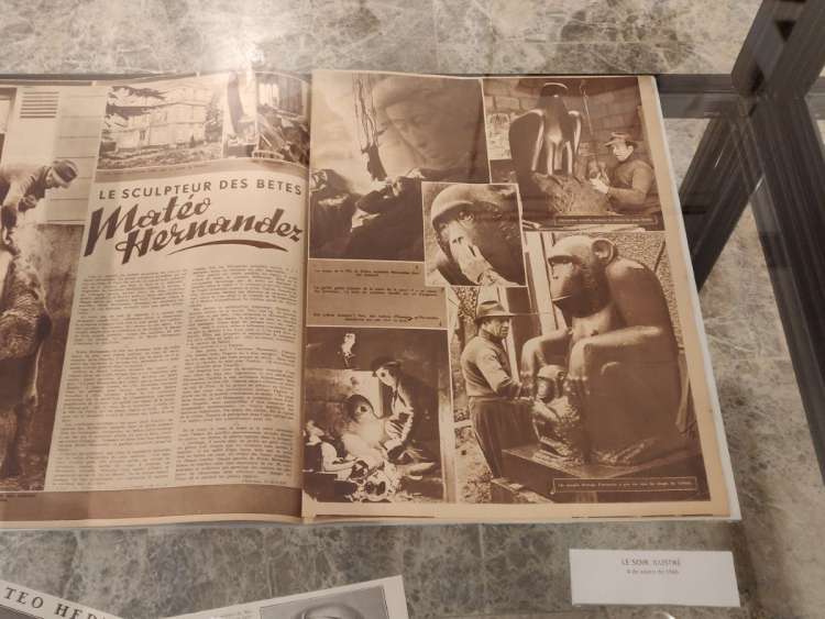 documento a doble página en color sepia