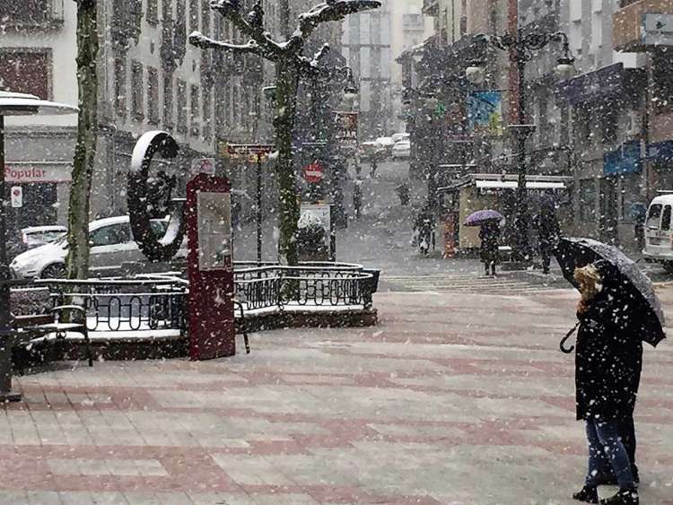Vista de la Plaza e España durante la nevada