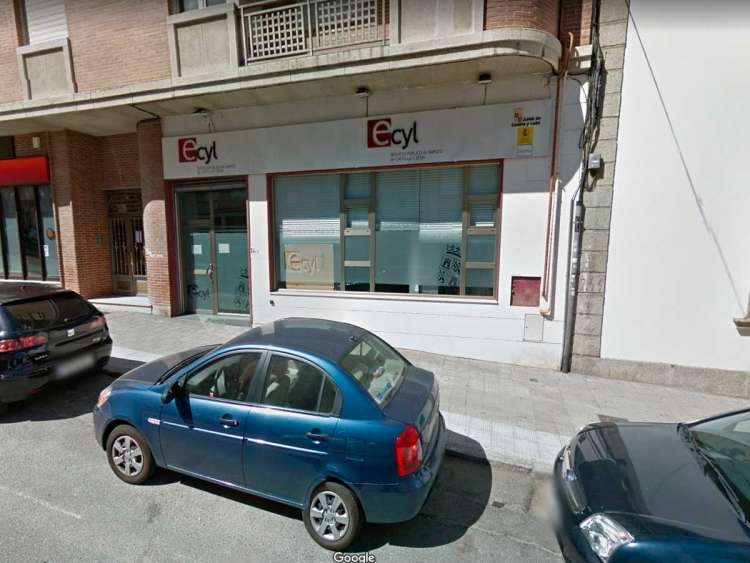 Fachada de la oficina del paro de Béjar