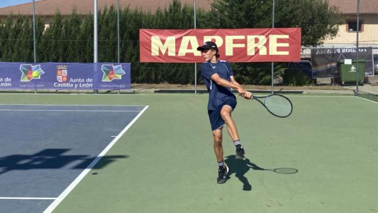 Partidos de tenis en el Open de Tenis de Béjar