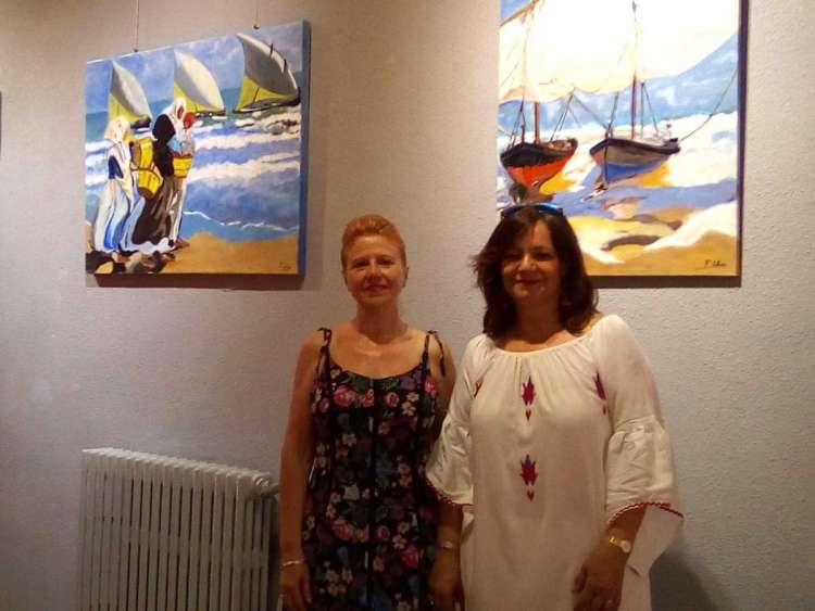 Pilar Salinas junto a la presidenta del Casino Obrero