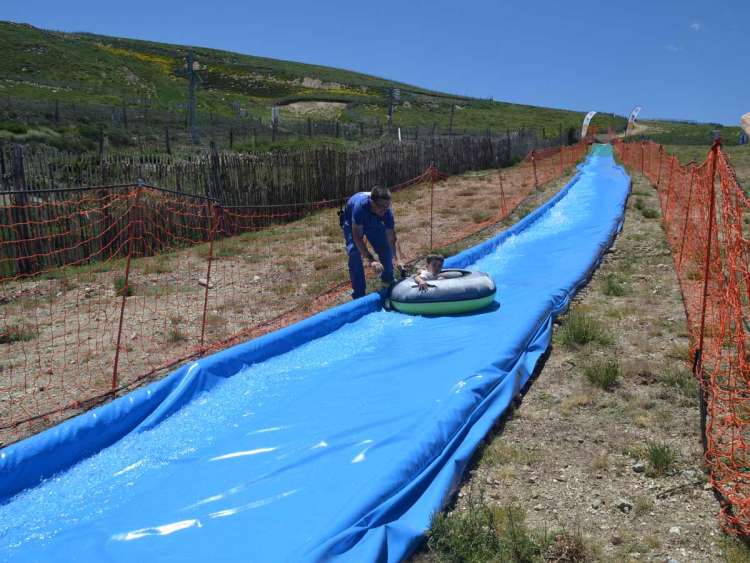 Pista de tubing en La Covatilla