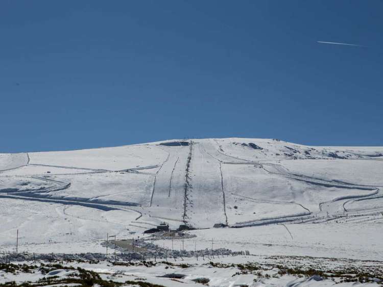 Pistas nevadas de la estación de esquí