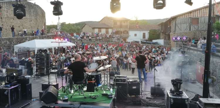 La plaza de toros de San Martín del Castañar es el escenario de múltiples eventos. ARCHIVO