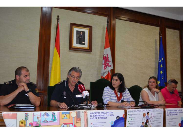 Representantes de las policías y de Protección Civil en el ayuntamiento