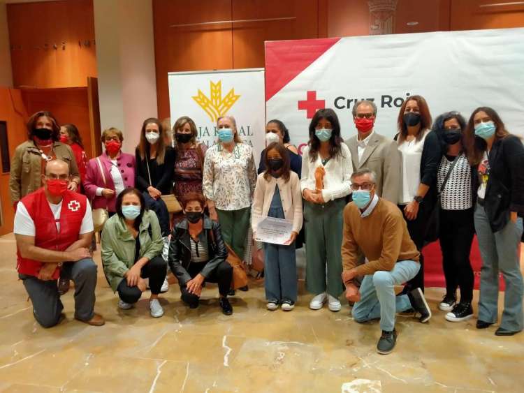 Premiadas de Béjar, junto al presidente de Cruz Roja Béjar y técnicos que asistieron a la gala