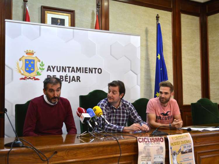 Presentación del programa deportivo en el Salón de Plenos del Consistorio