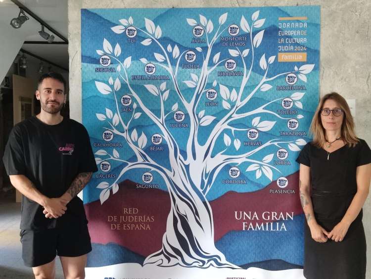 Kevin Blázquez y Carmen Rubio en la presentación de la Jornada Europea de la Cultura Judía 2024