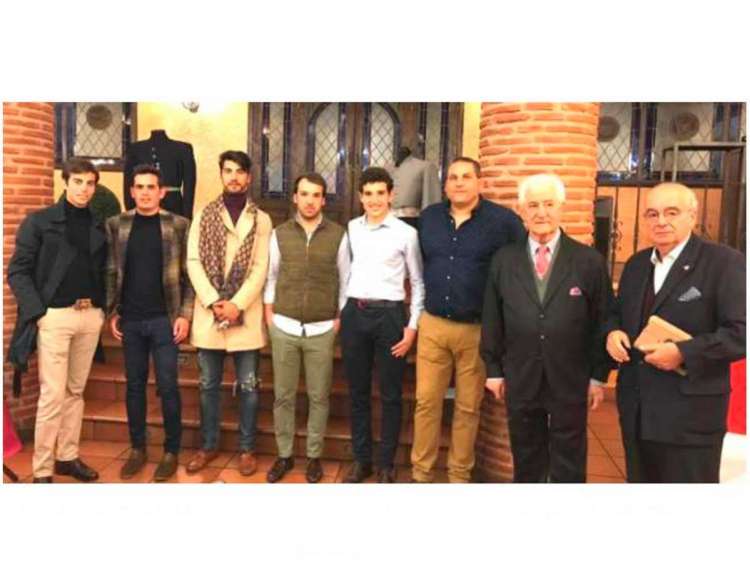 Asistentes al relevo de la Junta e inauguración Sala Museo La Ancianita