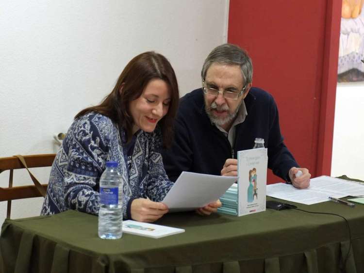 Carmen Cascón y Marcelo Matas de Álvaro durante la presentación del cuento