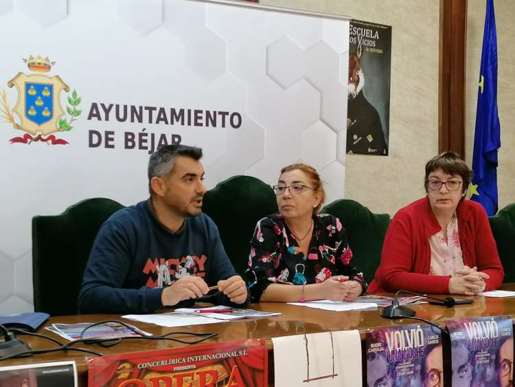 Presentación de la programación con la edil  y los responsables de Cultura