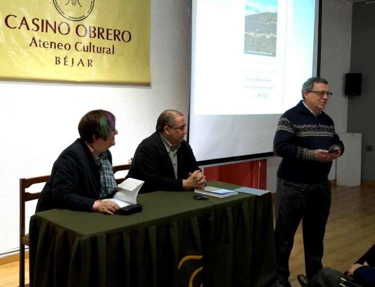 Presentación de la revista XXII del CEB. Fotografía  Enrique Ramón García Periáñez