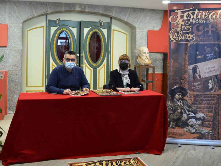 Presentación de las actuaciones en el Teatro Cervantes