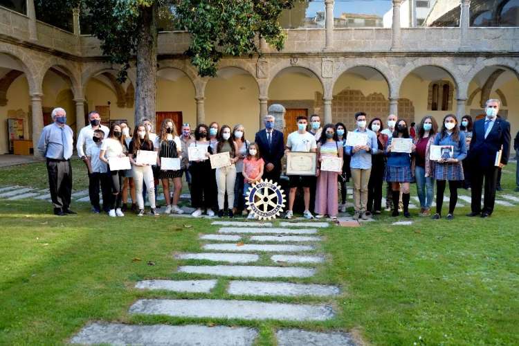 Un momento de la entrega del premio en el patio del Centro de Cultura San Francisco