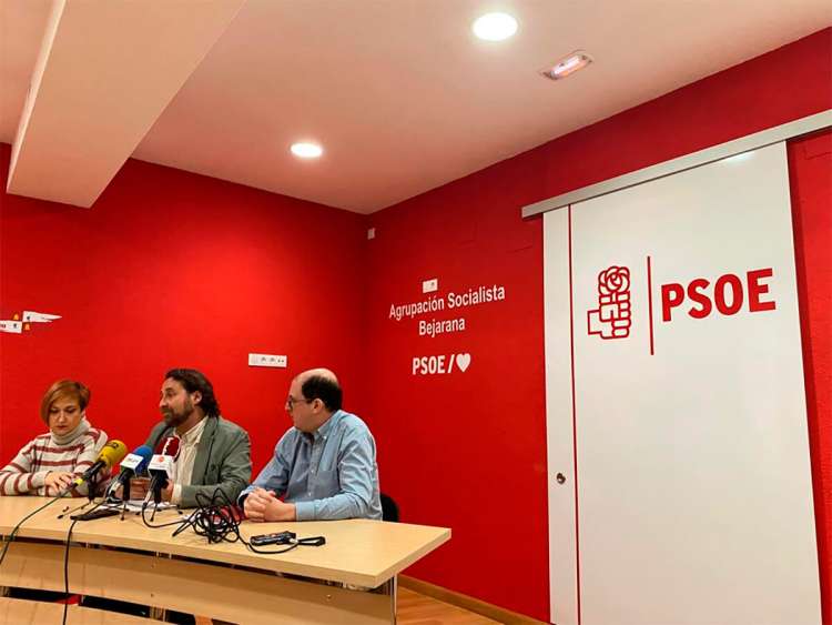 Rueda de prensa del PSOE de Béjar en su sede local