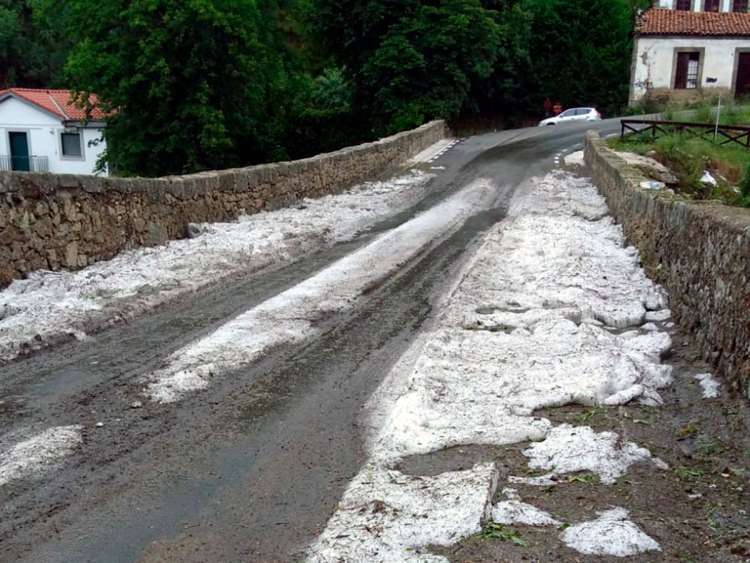 Granizo en el Puente de San Albín (Béjar)