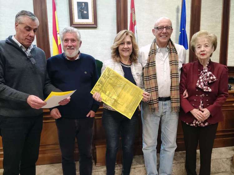 Purificación Pozo y miembros del jurado del Certamen de Teatro de Béjar