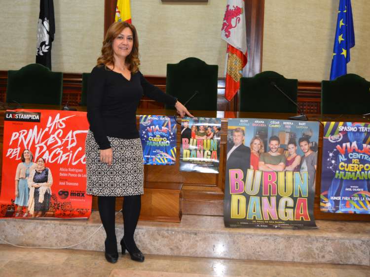 Purificación  Pozo durante la presentación de la programación