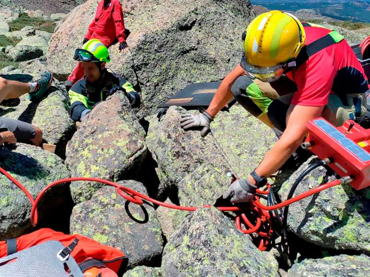 Bomberos de Béjar durante el rescate