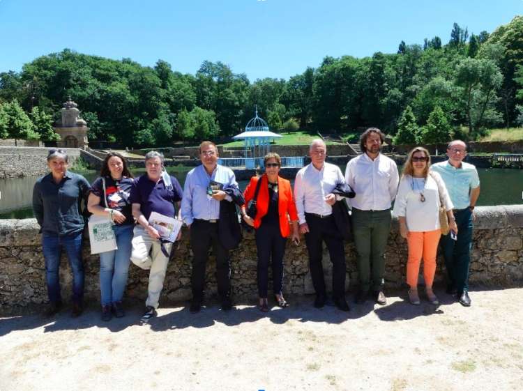 Jarcultur frente al estanque de El Bosque de Béjar