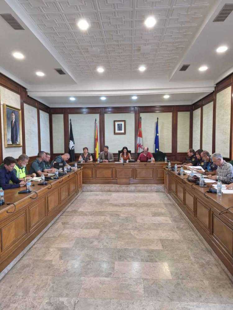 Reunión de la Junta Local de Seguridad de Béjar en el salón de plenos del Ayuntamiento