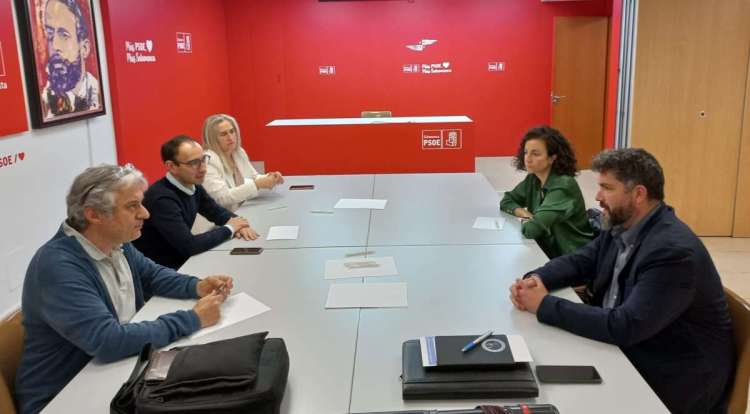 Reunión PSOE Salamanca y farmacéuticos